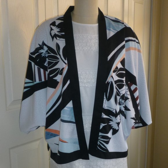 CHICO’S Reversible  Cocoon Ruana Wrap - Picture 4 of 16